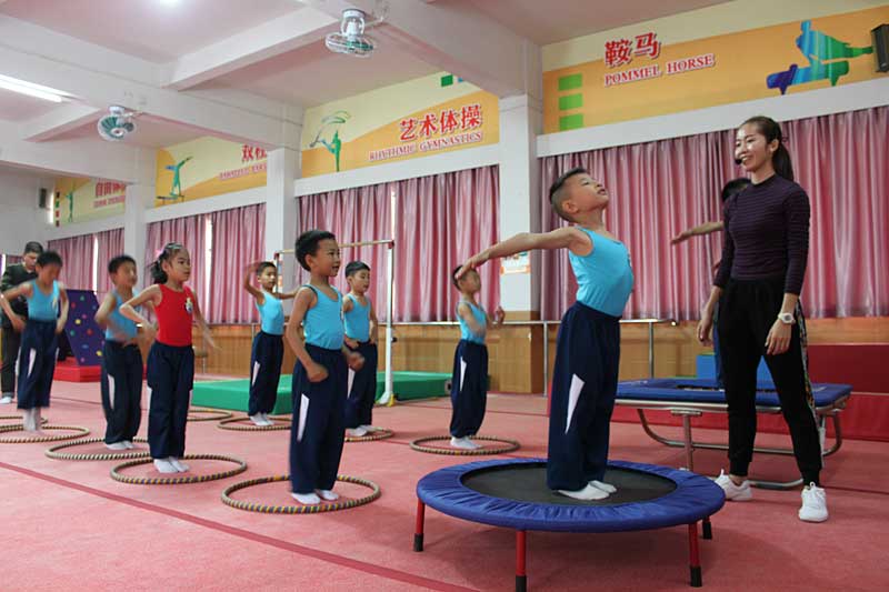 休闲小学生体操_体操小学生_体操休闲小学生跳绳视频