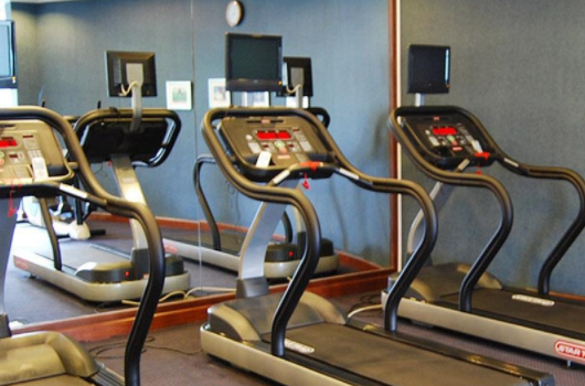 去健身房没有必要请私教，减肥主要是靠有氧运动