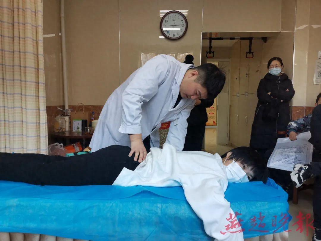 保护脊柱健康，预防腰椎间盘突出，警惕吊脖