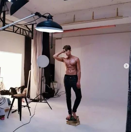 抖音健身夫妇_健身的明星夫妇是谁_健身夫妻