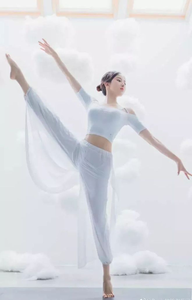 夏天健身穿搭_明星健身裤推荐夏天_夏天健身博主