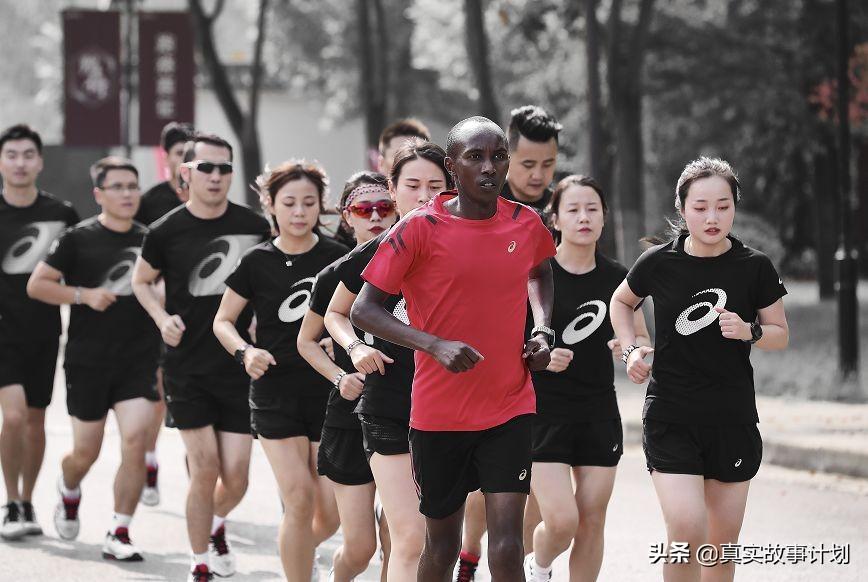 吴磊马拉松_黄磊马拉松_马拉松什么叫马拉松