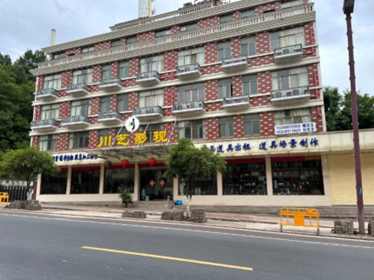 横店健身房哪个好_横店健身姐_横店明星在健身房